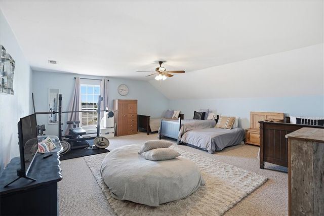 279 County Road 302, George West, TX 78022