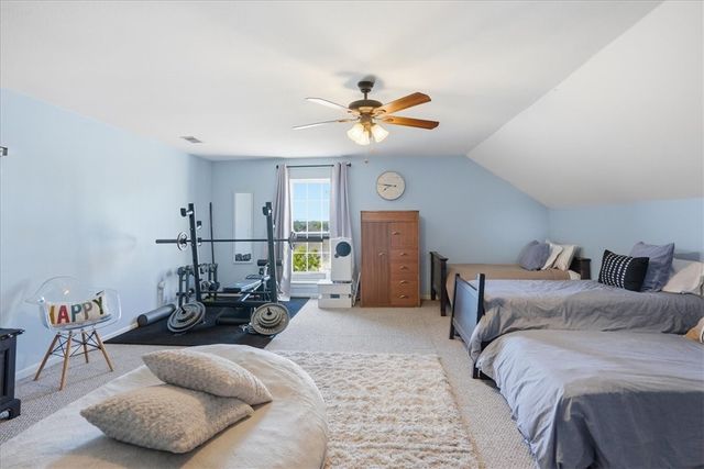 279 County Road 302, George West, TX 78022