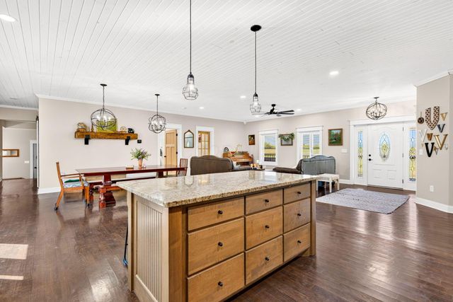 8320 Cattail Road NE, Pleasantville, OH 43148