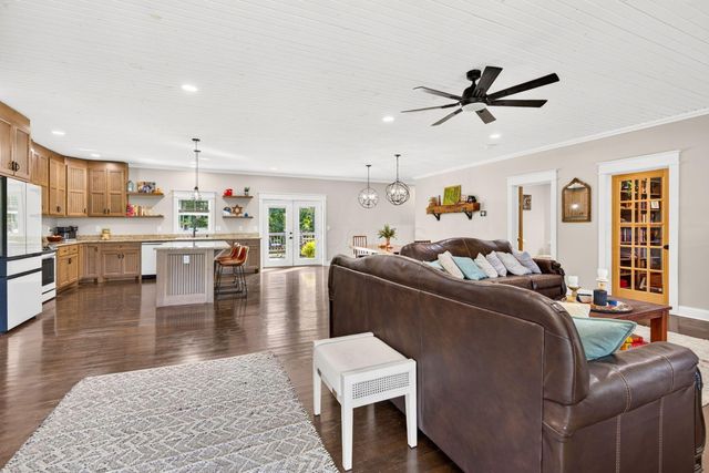 8320 Cattail Road NE, Pleasantville, OH 43148