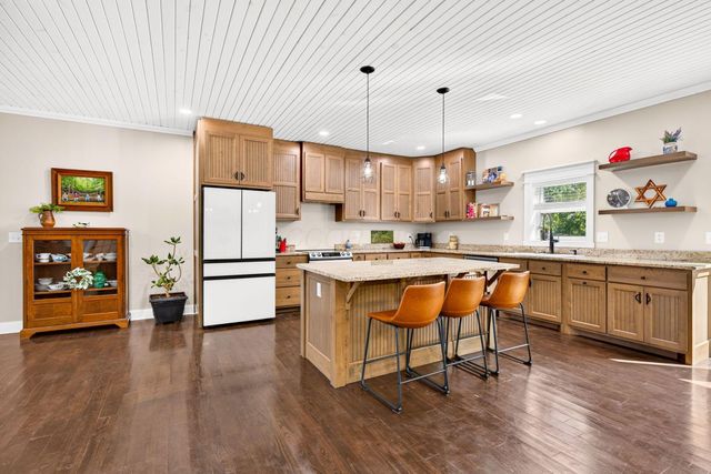8320 Cattail Road NE, Pleasantville, OH 43148