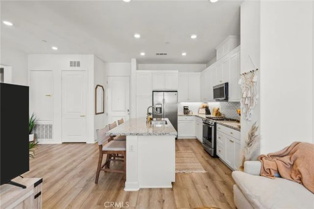 27466 Mercantile Court 303, Valencia, CA 91381