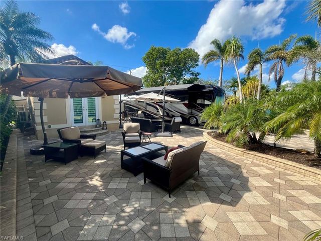 4592 Southern Breeze DR, Naples, FL 34114