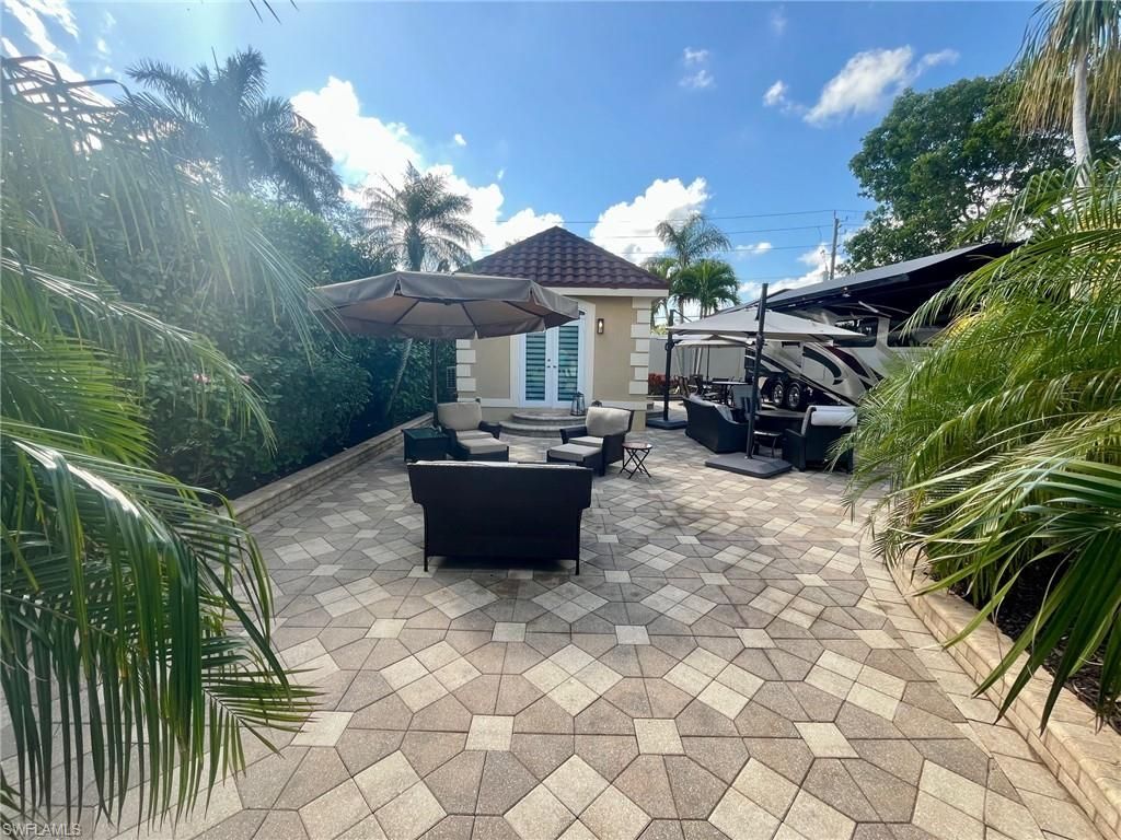 4592 Southern Breeze DR, Naples, FL 34114