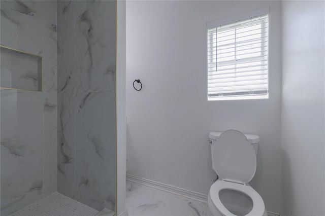 11810 Fieldcrest Drive, La Porte, TX 77571