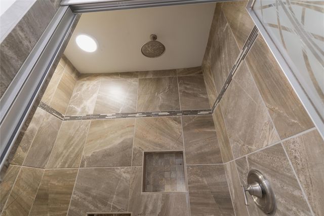 11810 Fieldcrest Drive, La Porte, TX 77571