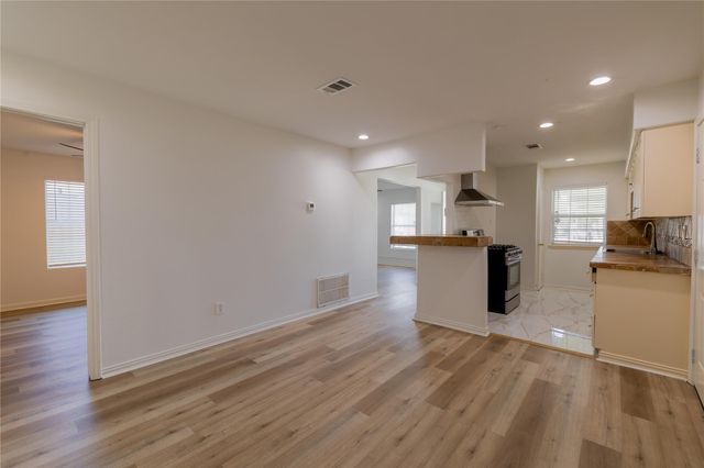 11810 Fieldcrest Drive, La Porte, TX 77571