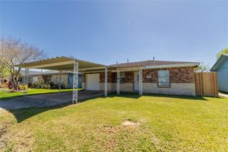 11810 Fieldcrest Drive, La Porte, TX 77571