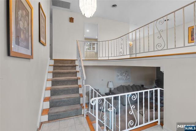 2 Tanglewood Drive, East Hanover Twp, NJ 07936
