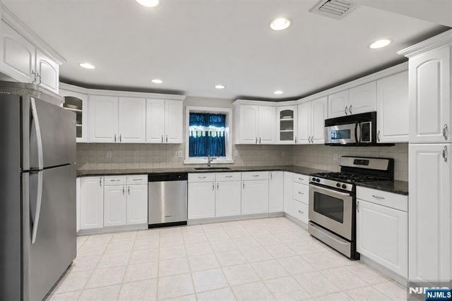2 Tanglewood Drive, East Hanover Twp, NJ 07936