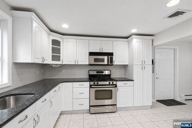 2 Tanglewood Drive, East Hanover Twp, NJ 07936