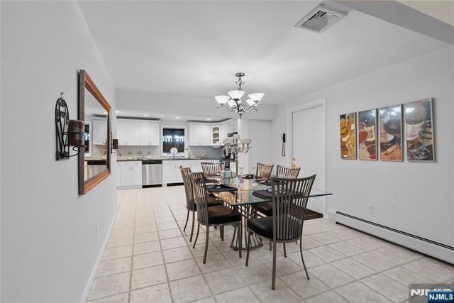 2 Tanglewood Drive, East Hanover Twp, NJ 07936