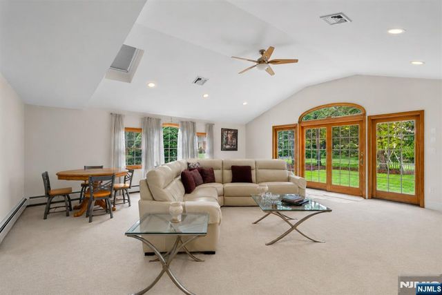 2 Tanglewood Drive, East Hanover Twp, NJ 07936