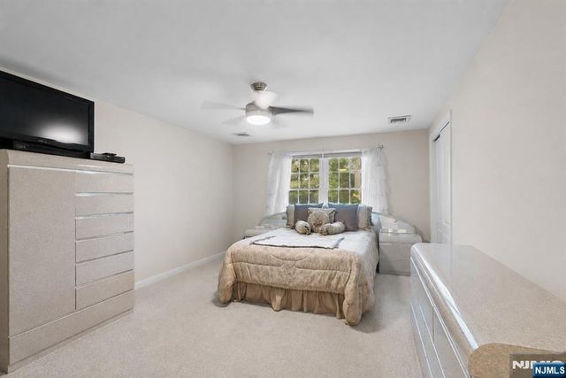 2 Tanglewood Drive, East Hanover Twp, NJ 07936
