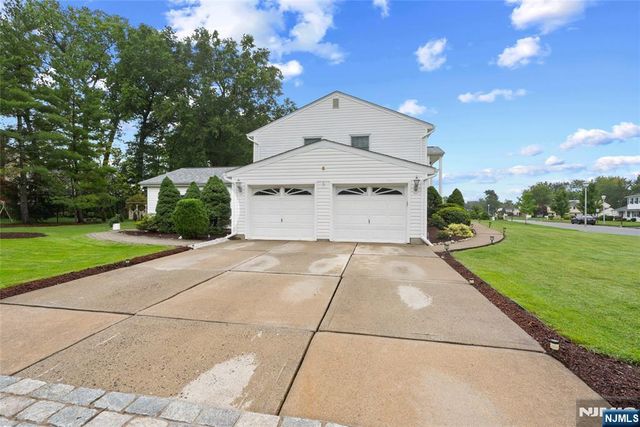 2 Tanglewood Drive, East Hanover Twp, NJ 07936