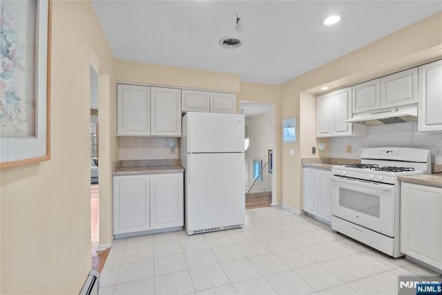 2 Tanglewood Drive, East Hanover Twp, NJ 07936