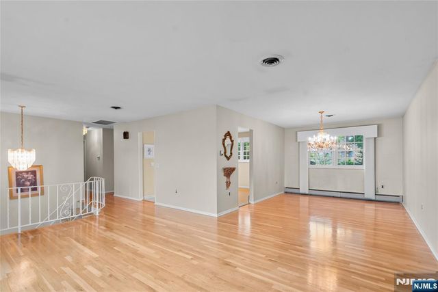 2 Tanglewood Drive, East Hanover Twp, NJ 07936