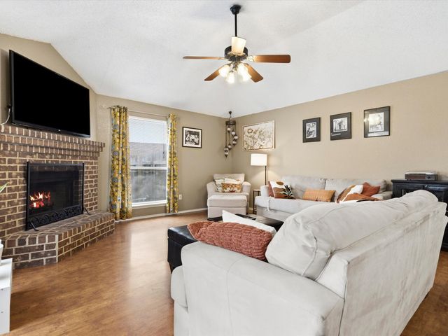 7002 Escondido Drive, Arlington, TX 76016