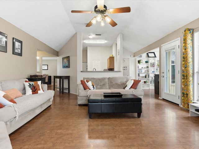 7002 Escondido Drive, Arlington, TX 76016