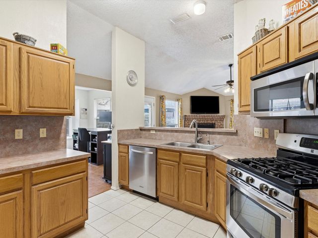 7002 Escondido Drive, Arlington, TX 76016