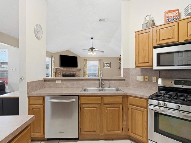 7002 Escondido Drive, Arlington, TX 76016