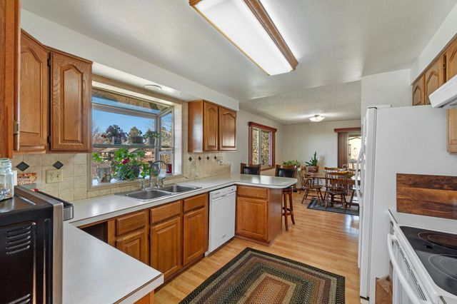 7575 Cannon Avenue, Klamath Falls, OR 97603