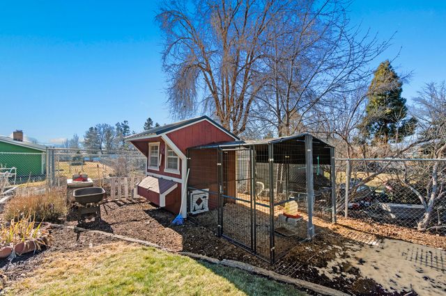 7575 Cannon Avenue, Klamath Falls, OR 97603