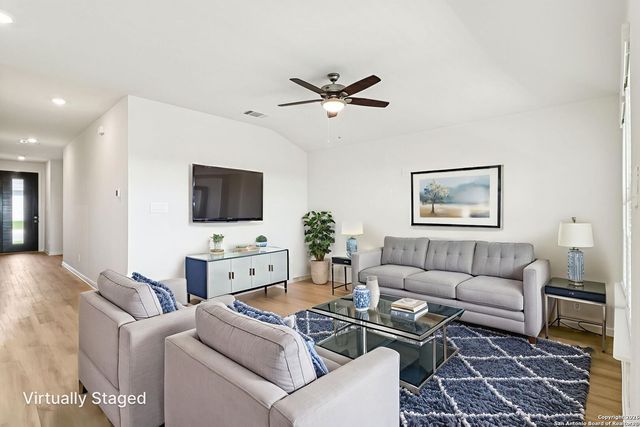 2922 Clemente Way, Converse, TX 78109