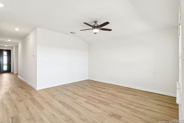 2922 Clemente Way, Converse, TX 78109