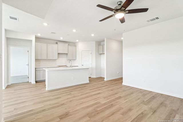 2922 Clemente Way, Converse, TX 78109