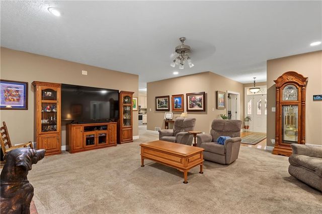 185 Red Maple Drive, Hampton, GA 30228