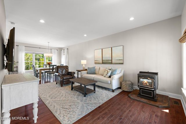 170 Burlington Path Road, Cream Ridge, NJ 08514