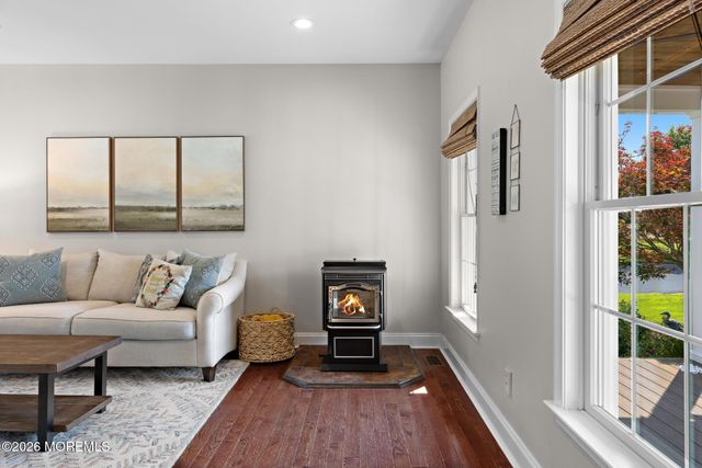 170 Burlington Path Road, Cream Ridge, NJ 08514