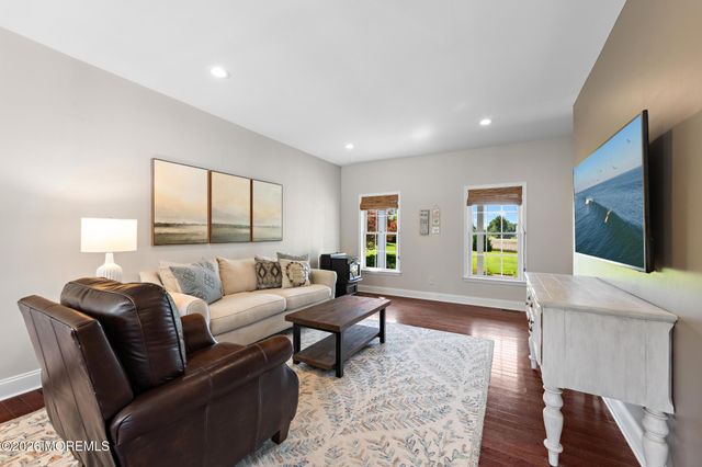 170 Burlington Path Road, Cream Ridge, NJ 08514