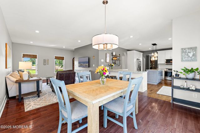 170 Burlington Path Road, Cream Ridge, NJ 08514