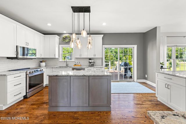 170 Burlington Path Road, Cream Ridge, NJ 08514