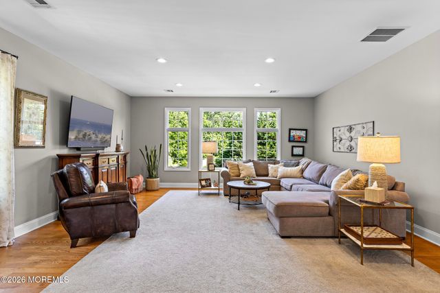 170 Burlington Path Road, Cream Ridge, NJ 08514