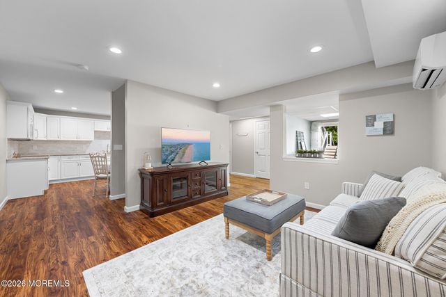 170 Burlington Path Road, Cream Ridge, NJ 08514