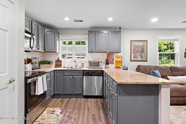 170 Burlington Path Road, Cream Ridge, NJ 08514