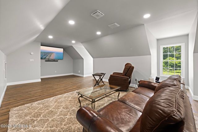 170 Burlington Path Road, Cream Ridge, NJ 08514