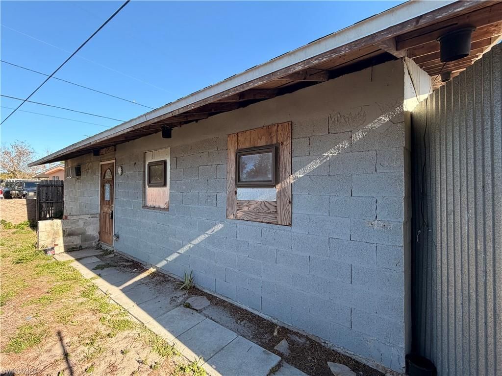 8406 Sevigny DR, North Fort Myers, FL 33917