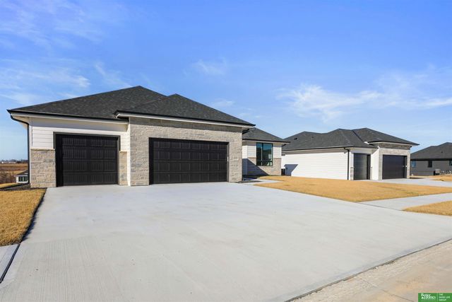 5420 N 213th Street, Elkhorn, NE 68022
