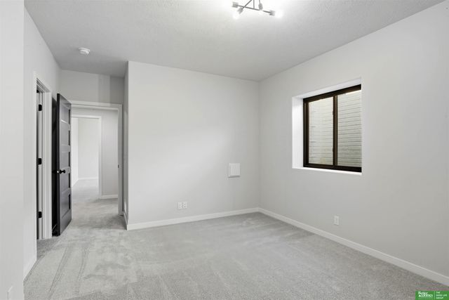 5420 N 213th Street, Elkhorn, NE 68022