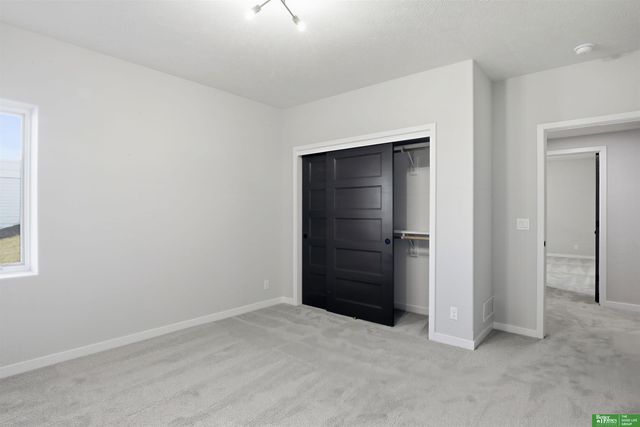 5420 N 213th Street, Elkhorn, NE 68022