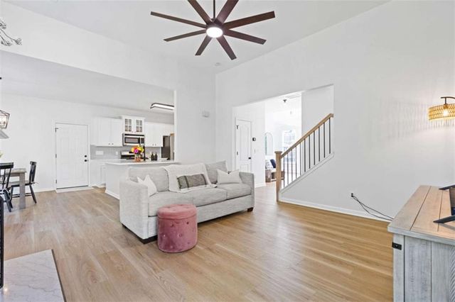 1872 Hillside Bend Crossing, Lawrenceville, GA 30043
