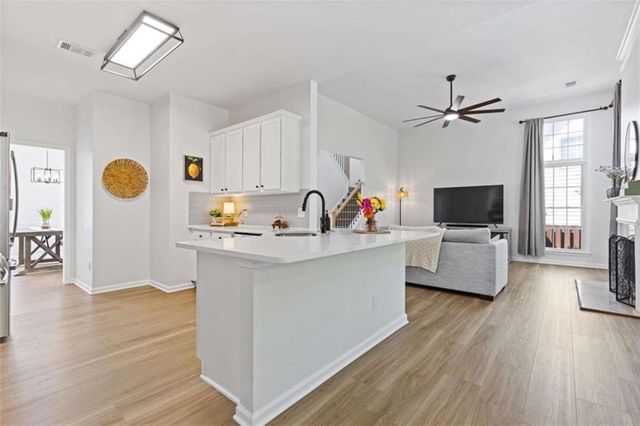 1872 Hillside Bend Crossing, Lawrenceville, GA 30043