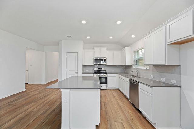 443 Sebring CIR, Hutto, TX 78634