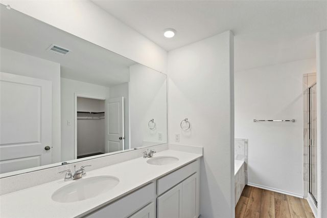 443 Sebring CIR, Hutto, TX 78634