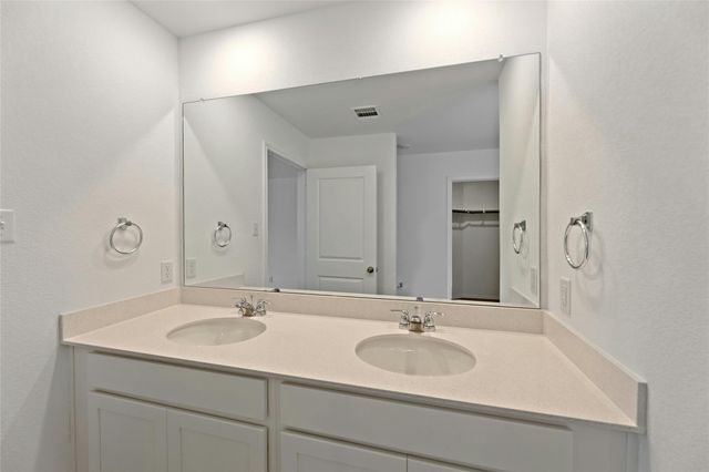 443 Sebring CIR, Hutto, TX 78634