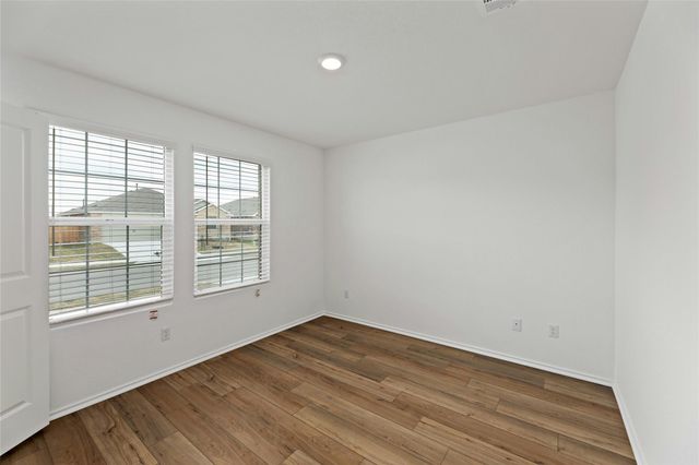 443 Sebring CIR, Hutto, TX 78634